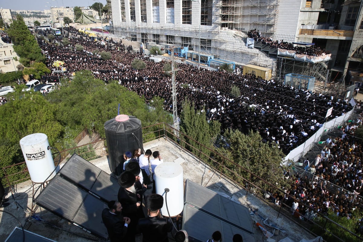 אלפי חסידים בחופת נכד האדמו"ר מגור. צפו