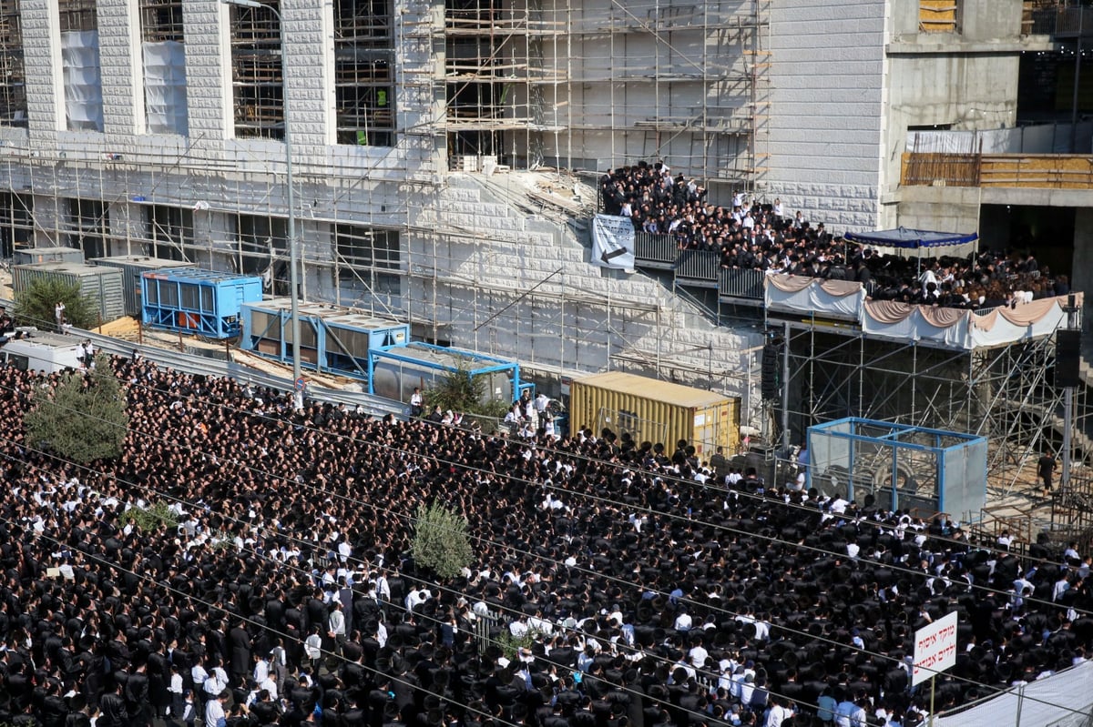 אלפי חסידים בחופת נכד האדמו"ר מגור. צפו