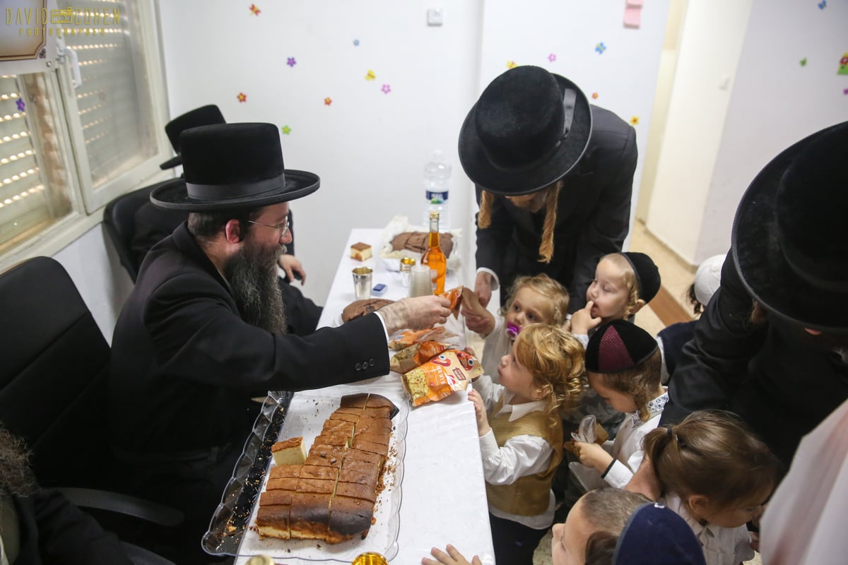 ב'ריבניץ' ערכו קביעת מזוזה לתלמוד תורה החדש