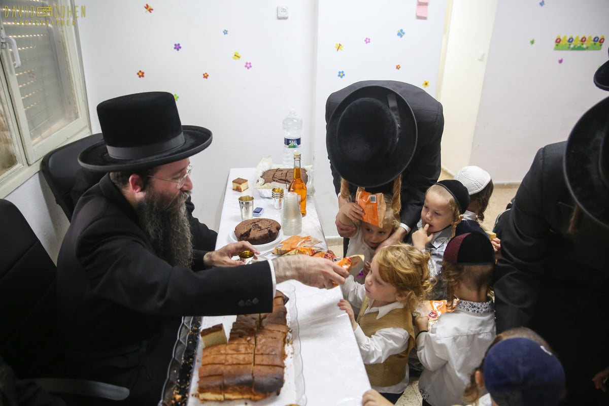 ב'ריבניץ' ערכו קביעת מזוזה לתלמוד תורה החדש