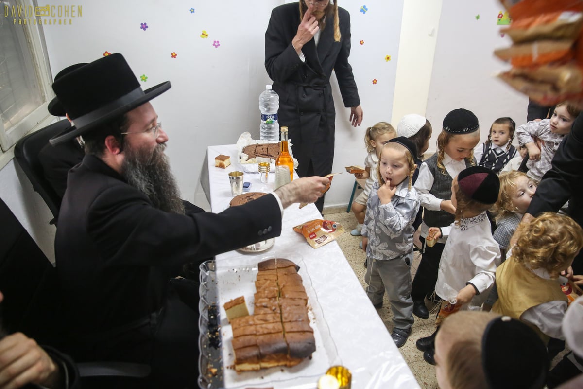 ב'ריבניץ' ערכו קביעת מזוזה לתלמוד תורה החדש