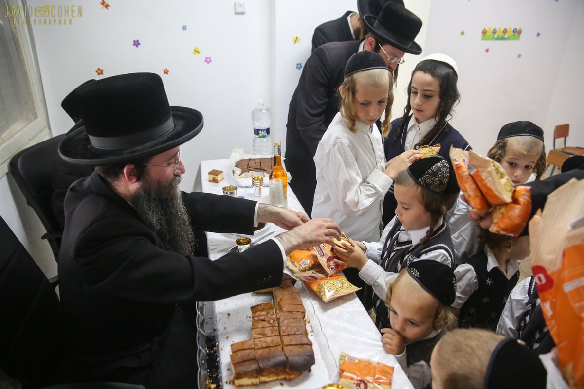 ב'ריבניץ' ערכו קביעת מזוזה לתלמוד תורה החדש