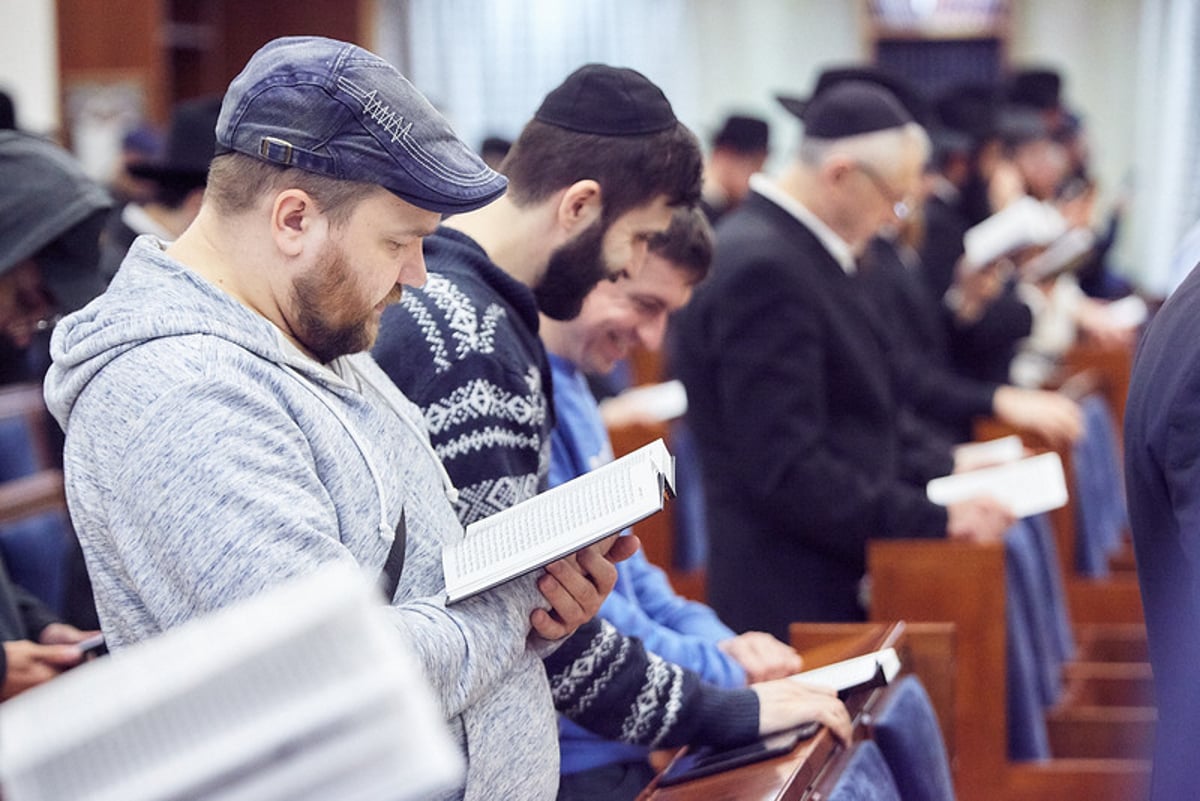 'רצה עתירתם' בעומדם ב...מוסקבה • תיעוד