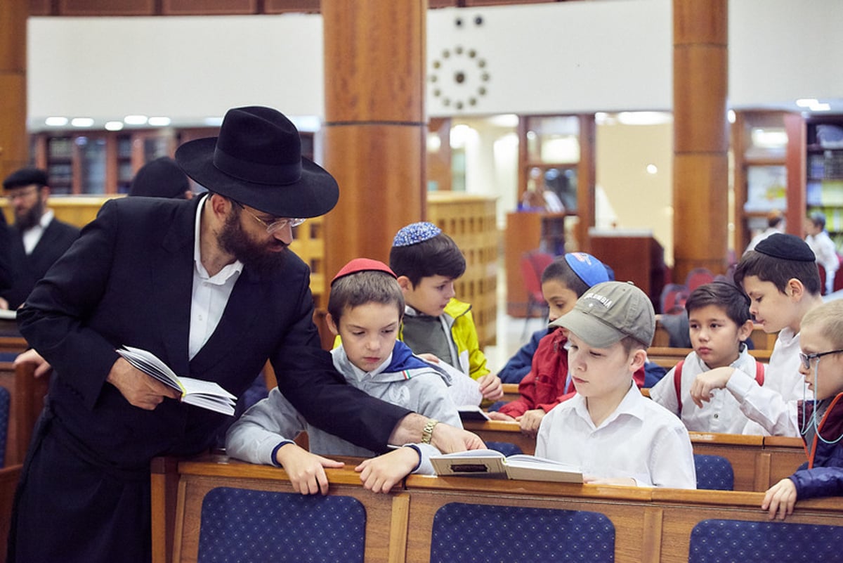 'רצה עתירתם' בעומדם ב...מוסקבה • תיעוד