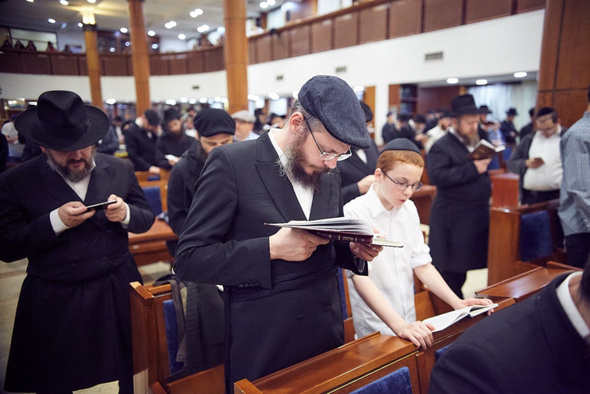 'רצה עתירתם' בעומדם ב...מוסקבה • תיעוד