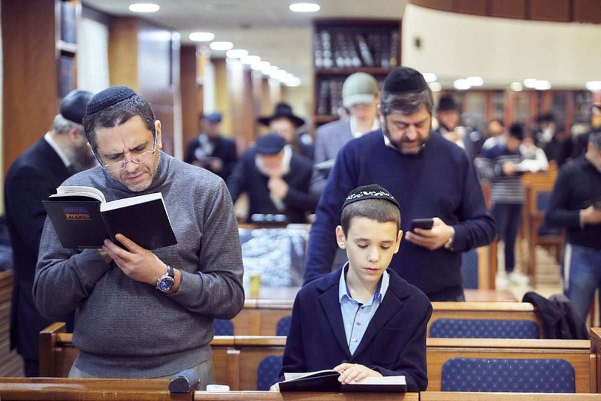 'רצה עתירתם' בעומדם ב...מוסקבה • תיעוד