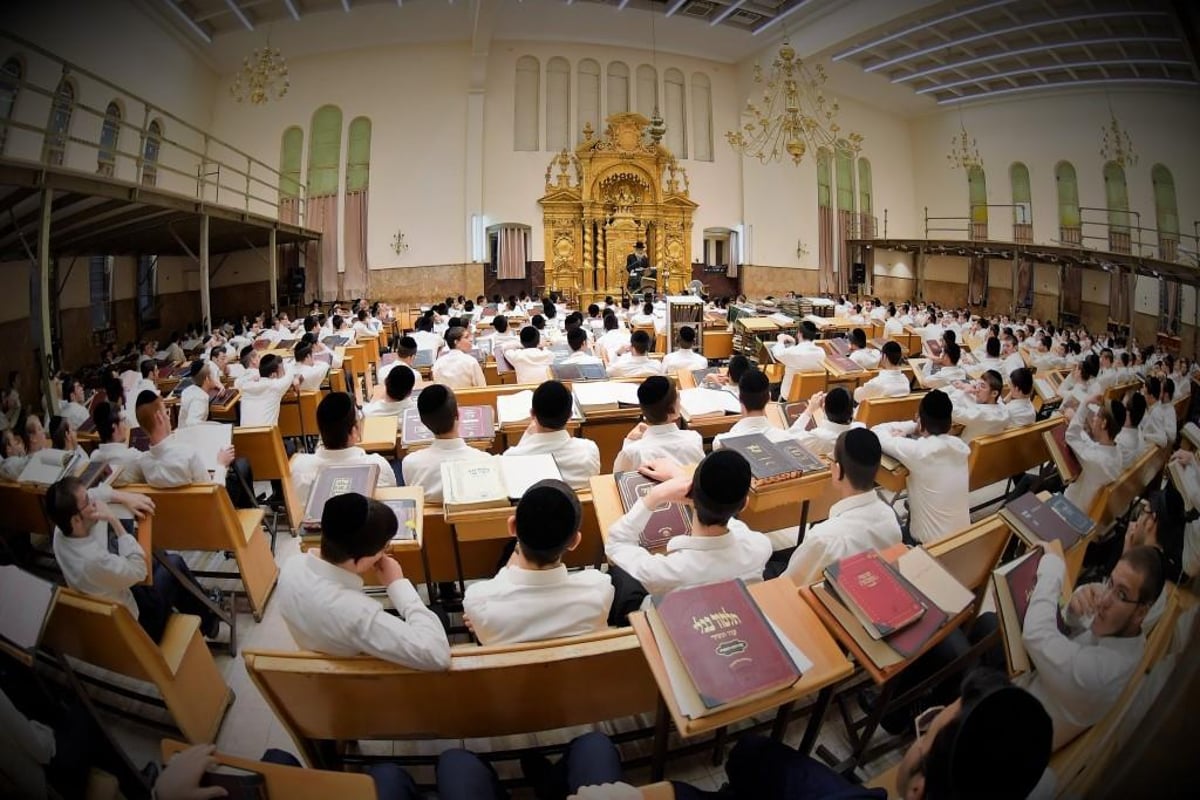 בפוניבז' ציינו יובל שנים לפטירת מרן הגרי"ש כהנמן