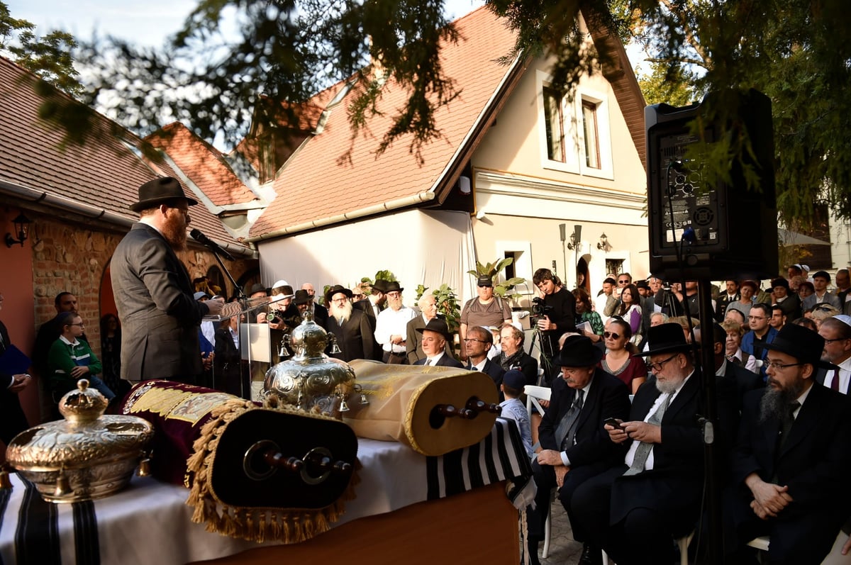 על שפת נהר הדנובה: נחנכו שני בתי כנסת חדשים