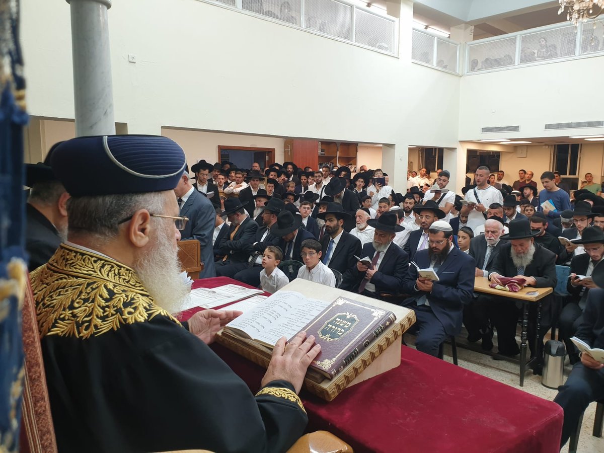 בחצות לילה: סליחות והתרת נדרים ב'יזדים'