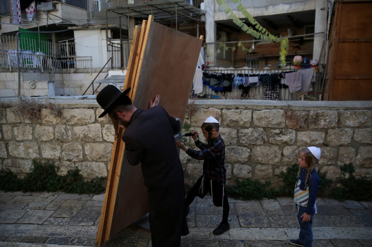 בלי בלעטל: בירושלים נערכים לחג הסוכות