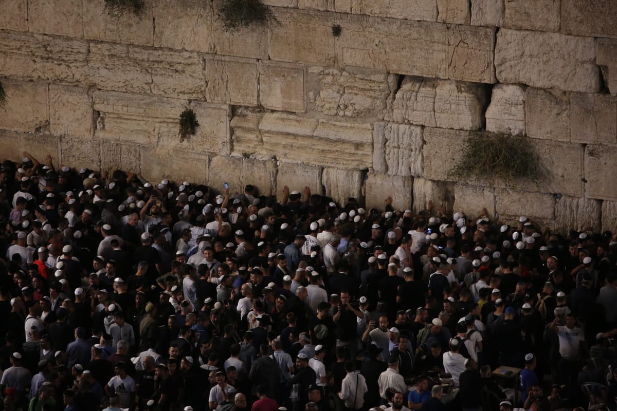 תיעוד מיוחד מעצרת הסליחות בכותל המערבי