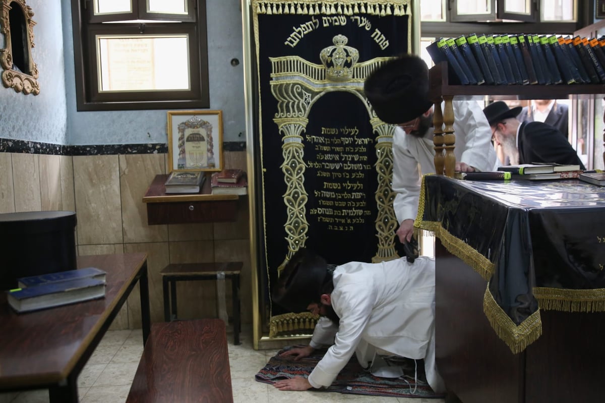 צפו: 'מלקות' אחרי מנחה של ערב יום כיפור