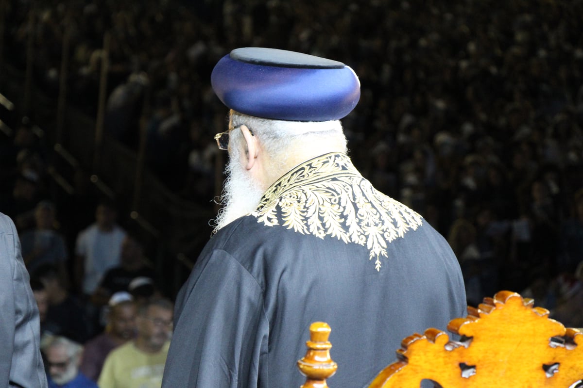 צפו: המונים בעצרת הסליחות באמפי אשדוד