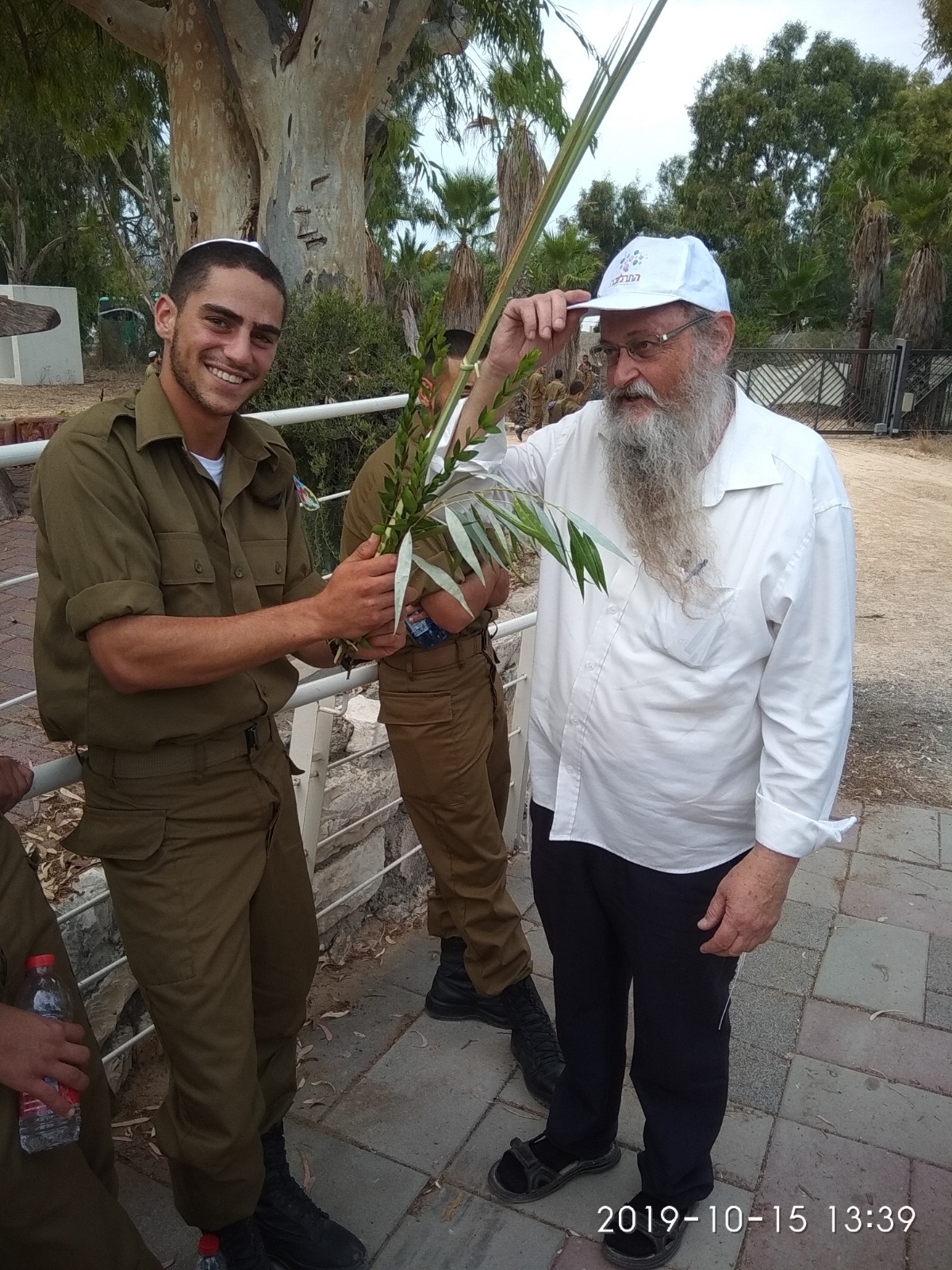 גם החיילים בירכו: "מבצע לולב" של חב"ד