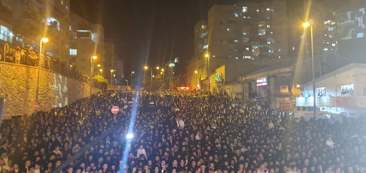 מרן הגר"ח קנייבסקי: קריסת הסוכות אינה 'סימן קללה'