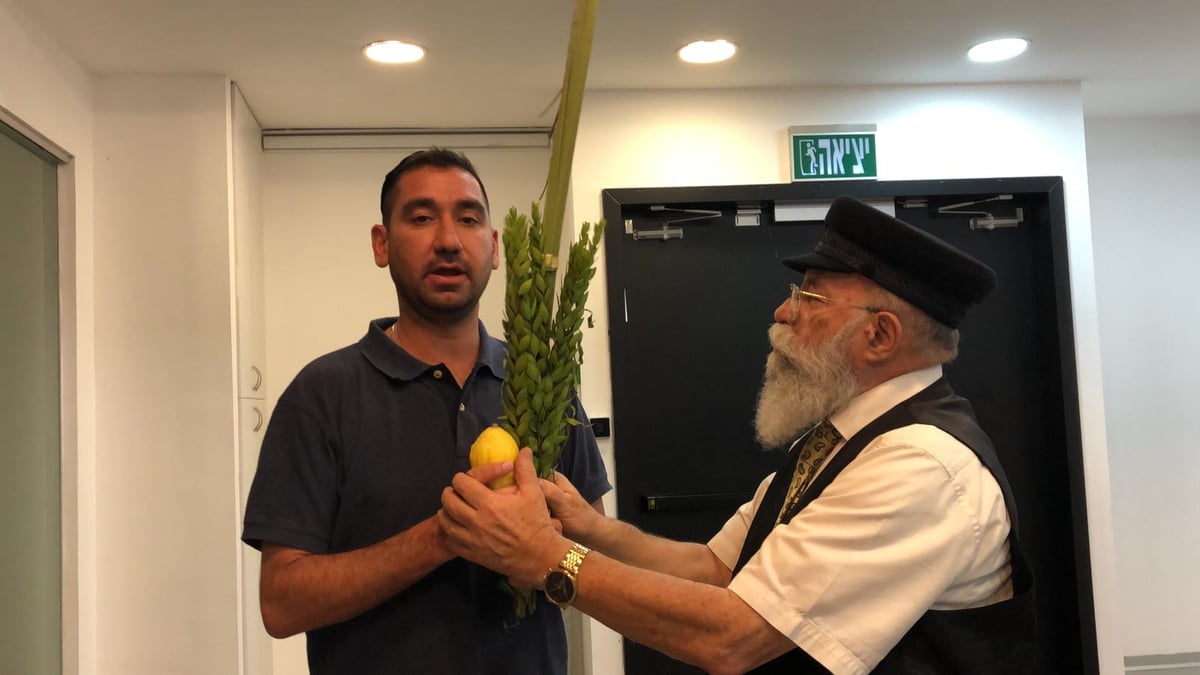 צפו: השחקן עמרי כספי מסביר על ד' מינים