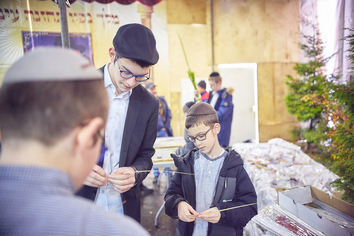 הימים הראשונים של חג הסוכות בבירת רוסיה