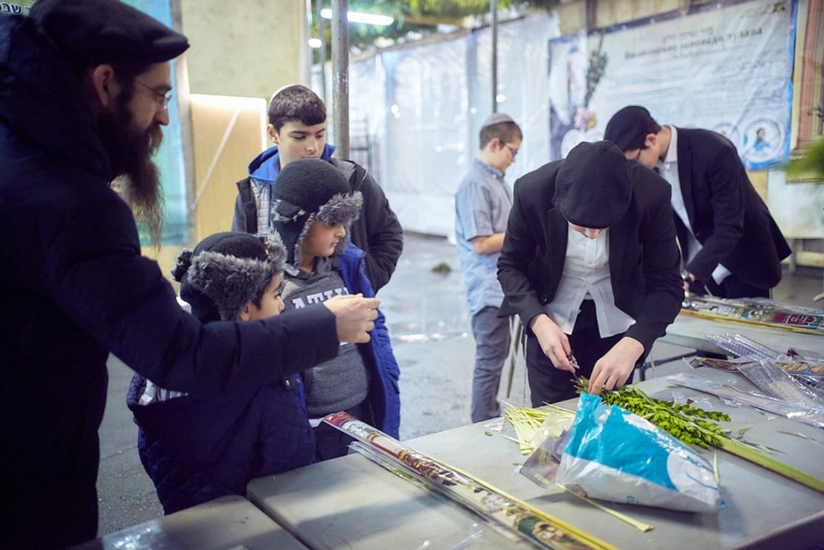 הימים הראשונים של חג הסוכות בבירת רוסיה