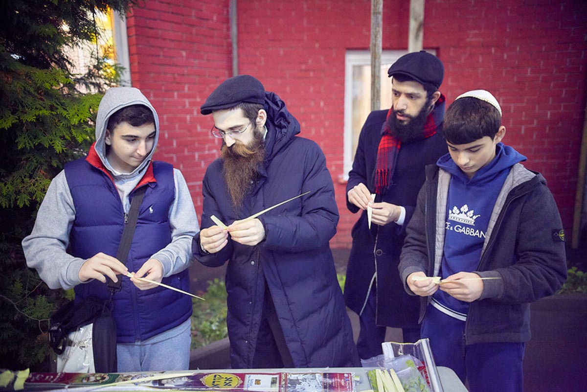 הימים הראשונים של חג הסוכות בבירת רוסיה