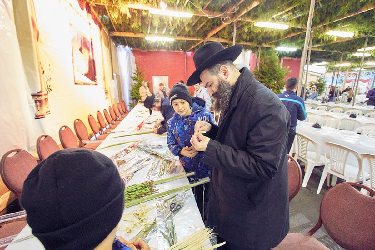 הימים הראשונים של חג הסוכות בבירת רוסיה