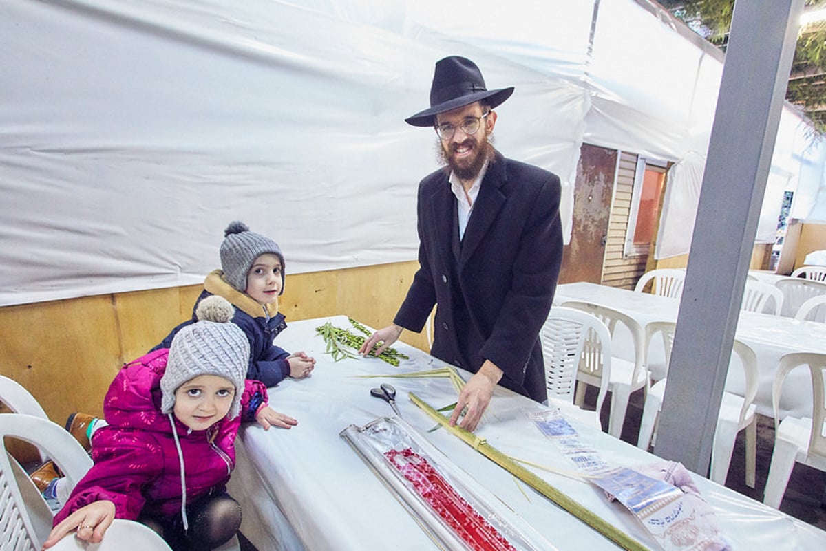 הימים הראשונים של חג הסוכות בבירת רוסיה