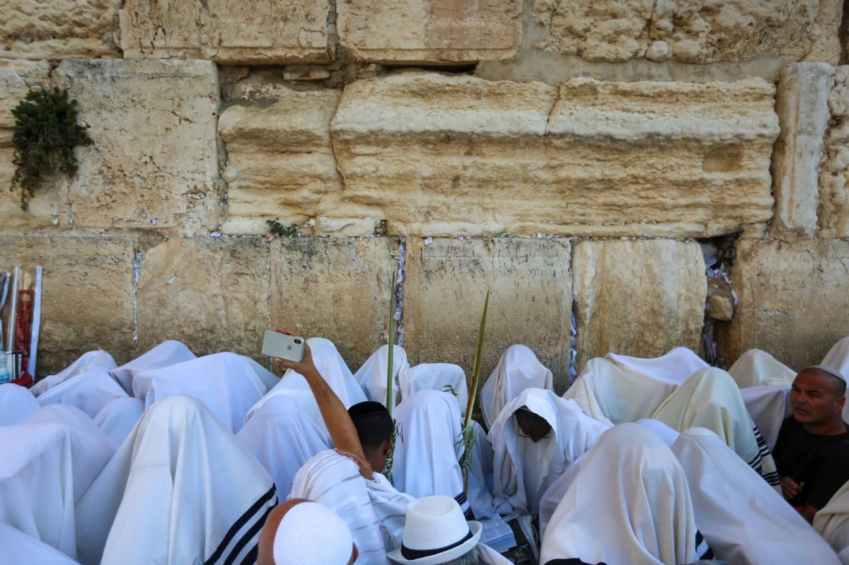 מעמד ברכת כהנים בכותל המערבי • תיעוד