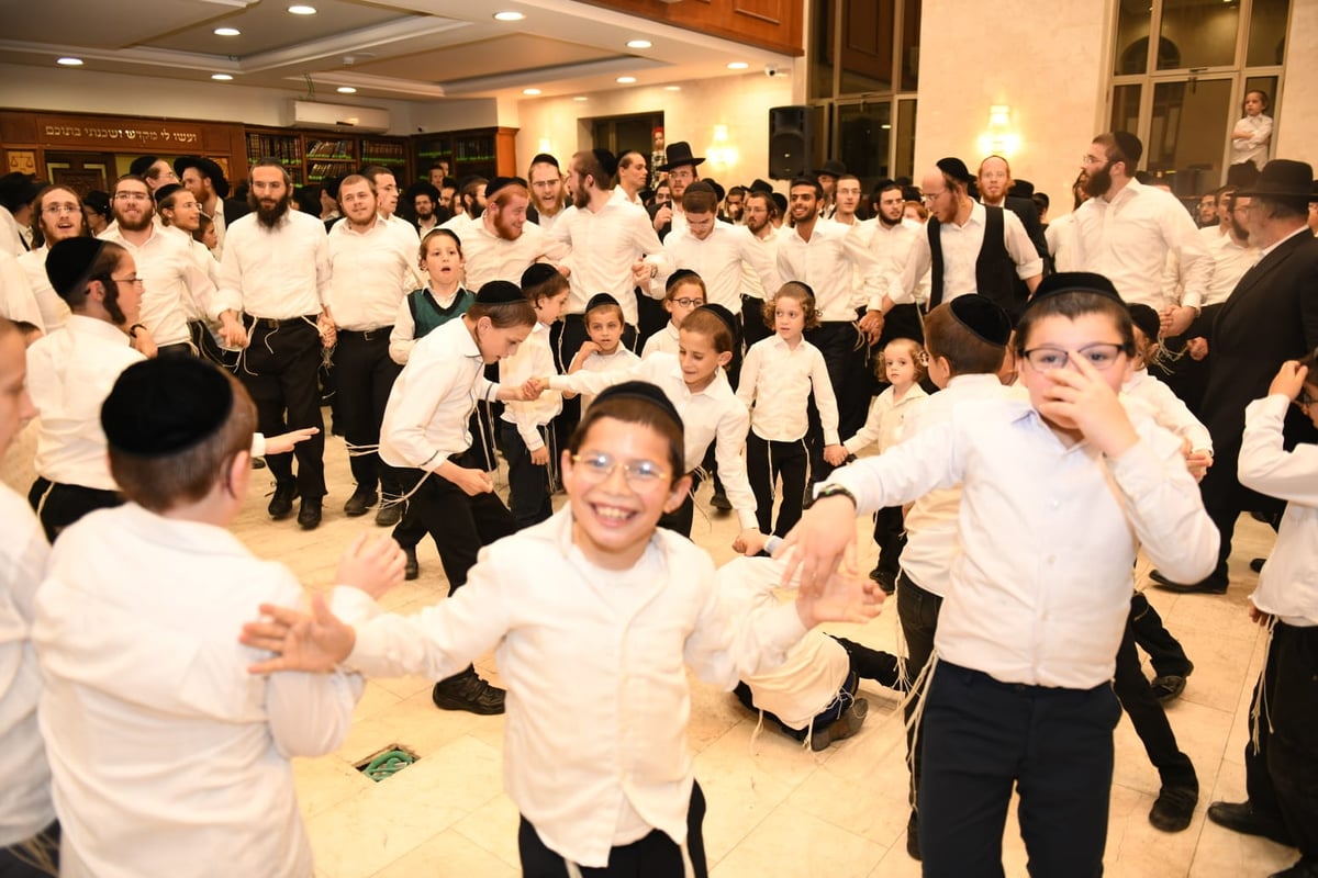 שמחת בית השואבה בישיבת 'זיכרון מיכאל'