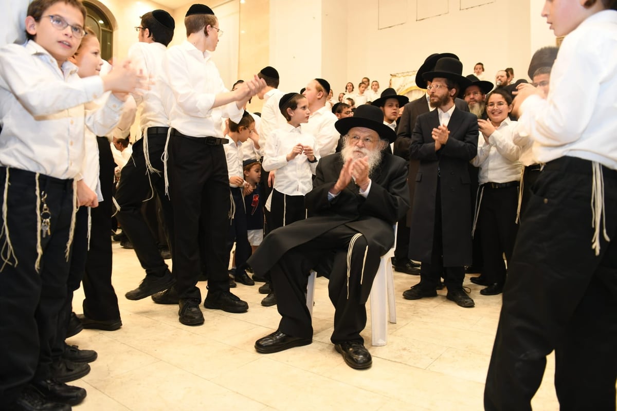 שמחת בית השואבה בישיבת 'זיכרון מיכאל'