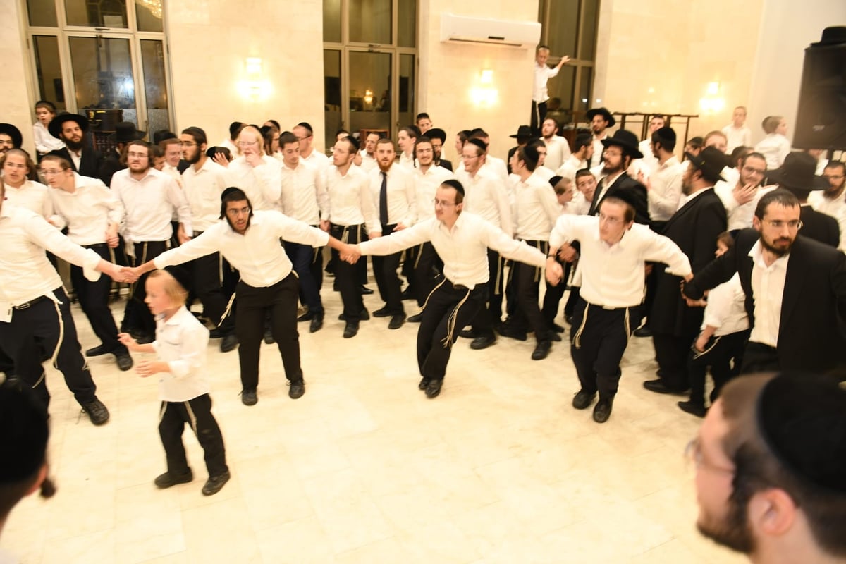 שמחת בית השואבה בישיבת 'זיכרון מיכאל'