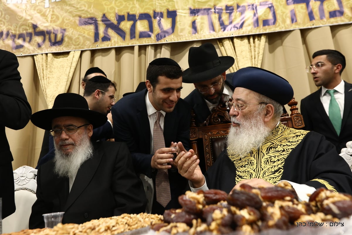 המונים במעמד 'הקבלת פני רבו' לראשל"צ הגר"ש עמאר