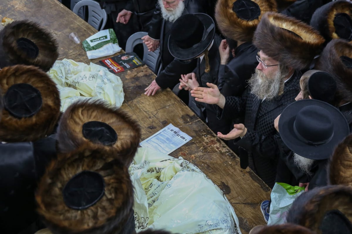 השמחה בהילולת רבי נחמן אצל הרב יעקב מאיר שכטר