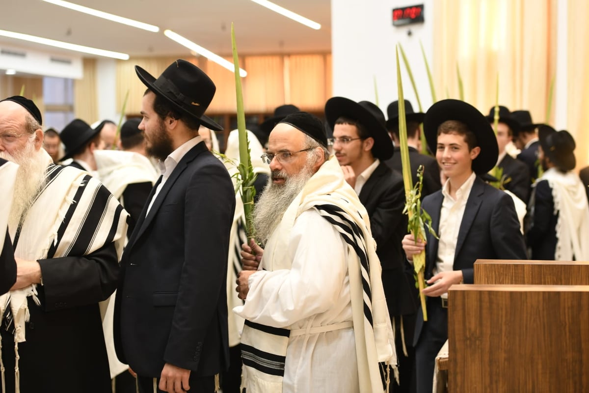 הושענא רבה בהיכל ישיבת סלבודקא • תיעוד