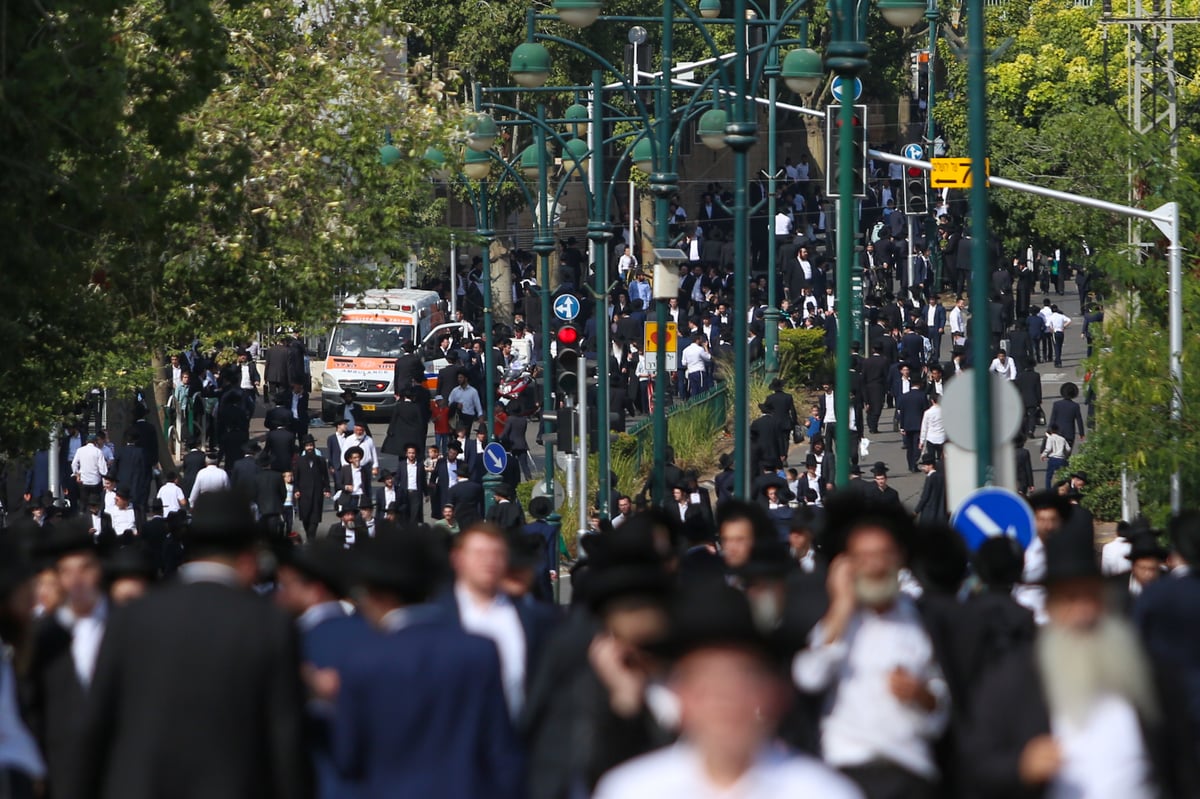 תיעוד מסכם: הלווית פוסק הדור בבני ברק