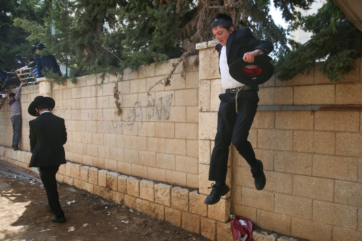 תיעוד מסכם: הלווית פוסק הדור בבני ברק