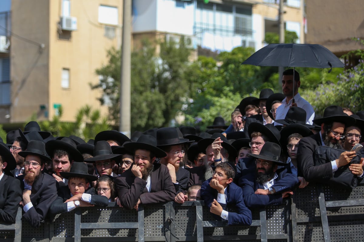 תיעוד מסכם: הלווית פוסק הדור בבני ברק