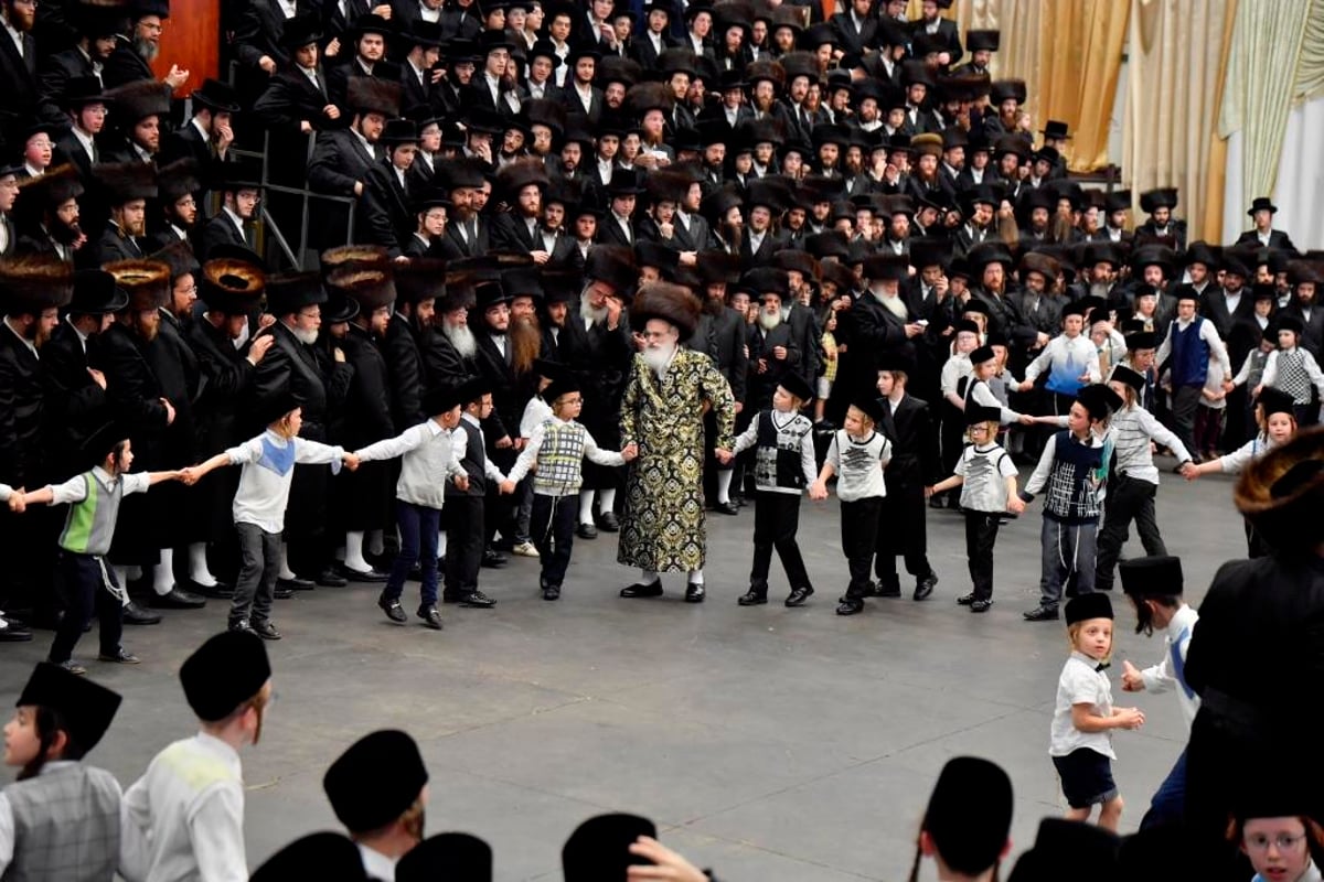 כך חגגו את חגי תשרי בחצר הקודש ויז'ניץ