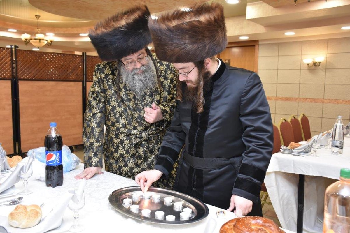 שמחת הברית בחצרות טשאקאווא - לייפניק