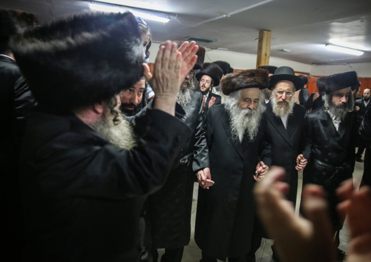 ה'פרושים' הירושלמים רקדו אחרי שבת במירון