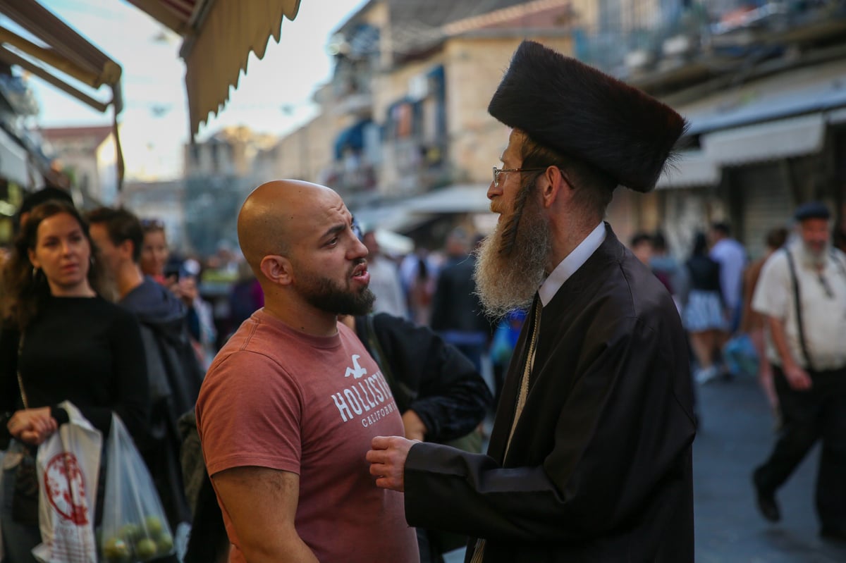 חברת מזהירי שבת: האנשים עם הצופרים ב'מחנה יהודה'