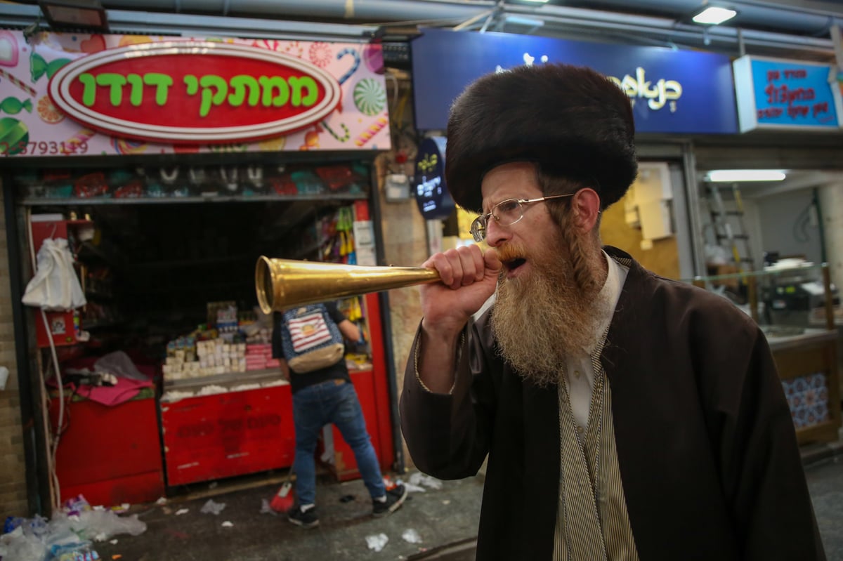 חברת מזהירי שבת: האנשים עם הצופרים ב'מחנה יהודה'