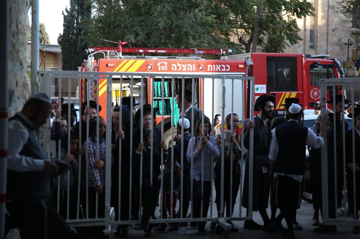 שריפה בתולדות אהרן: תלמידי החיידר פונו