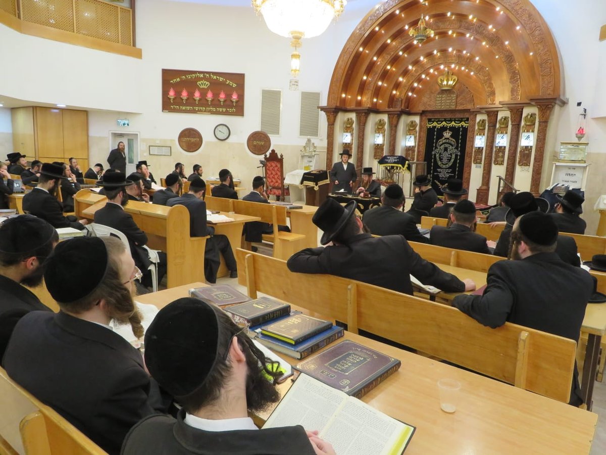 הרבי לאברכים: "העול שנפל עלי, קשה מנשוא"