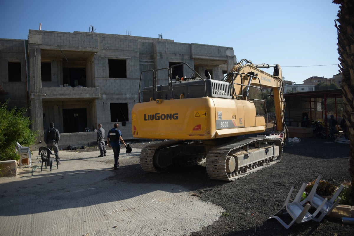 תיעוד: כך הרסו מבנה לא חוקי בכפר קרע