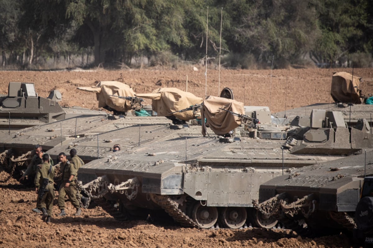 היום השני: טנקים בגבול - הריסות ברצועה