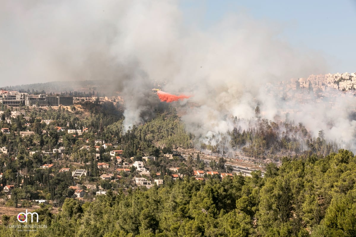 שריפה גדולה ליד מבשרת ציון; תושבים פונו