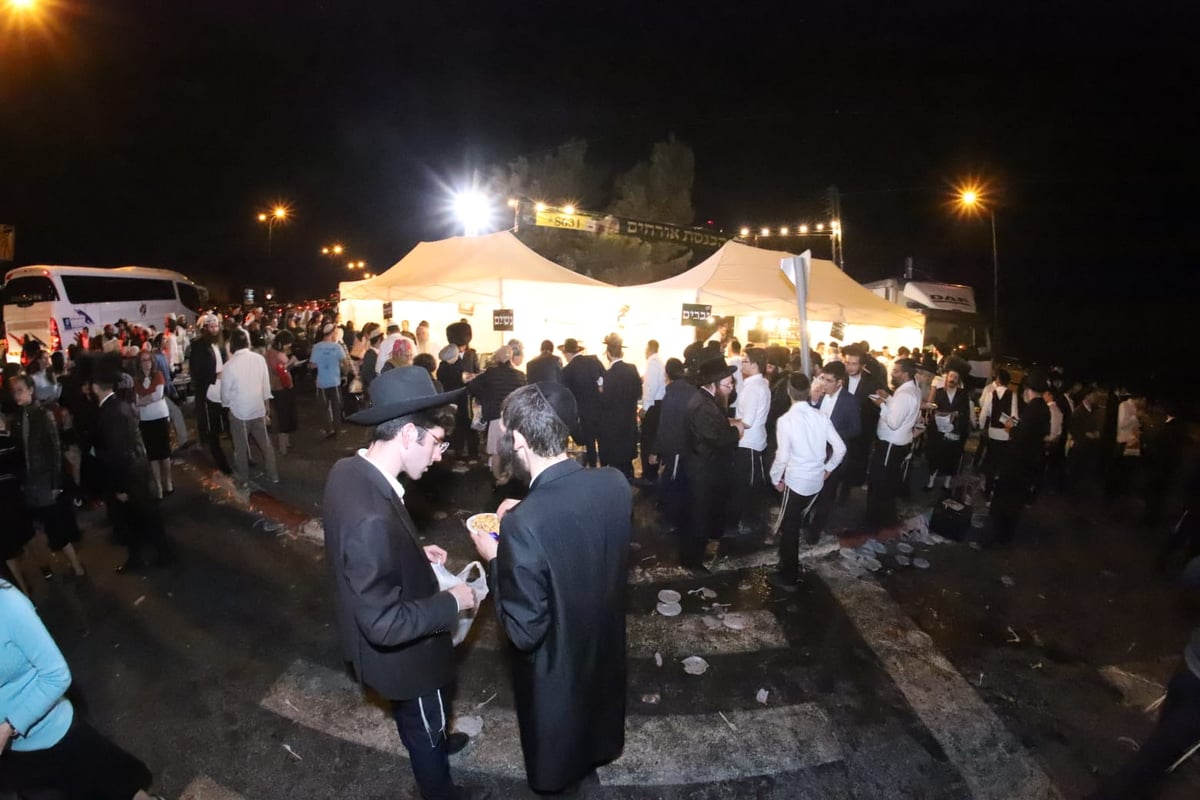 80 אלף מתפללים, מיליוני פרקי תהלים, רבבות שמות, נהרי דמעות