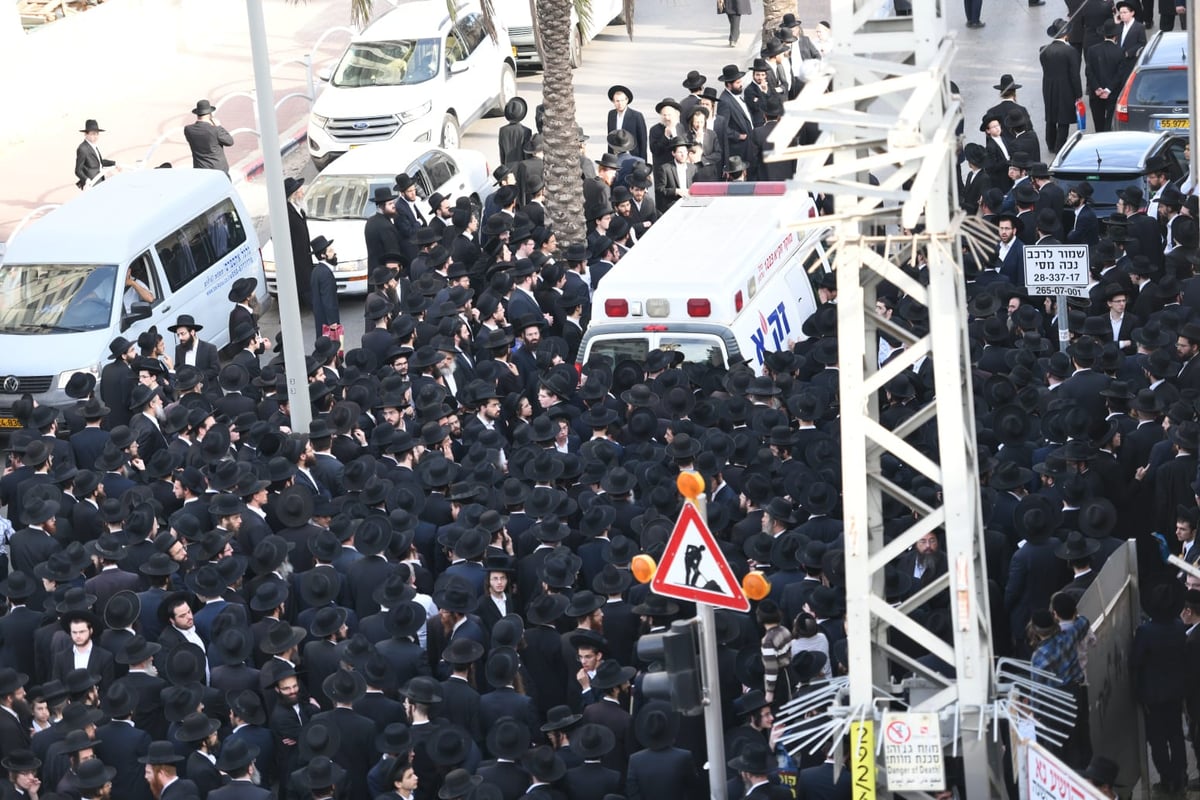 ה'חזונאישניקים' ליוו את רבם למנוחות. תיעוד