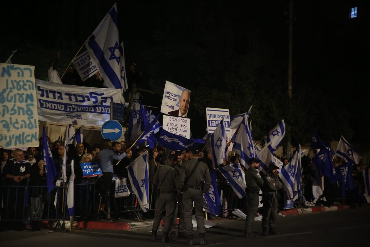 "ביבי מלך ישראל"; "אתם מרגשים אותי" • צפו