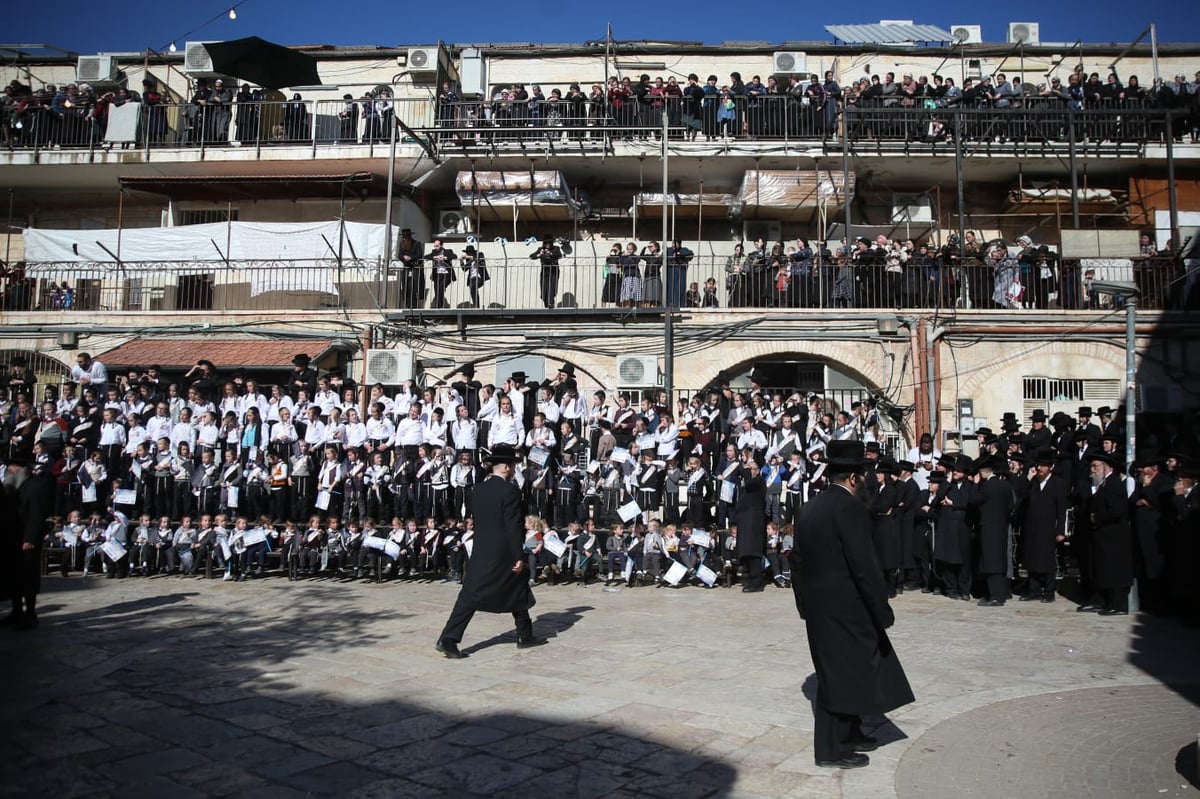 האדמו"ר מסאטמר בביקור במוסדות 'שומרי החומות'