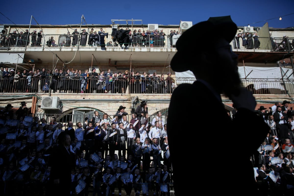 האדמו"ר מסאטמר בביקור במוסדות 'שומרי החומות'